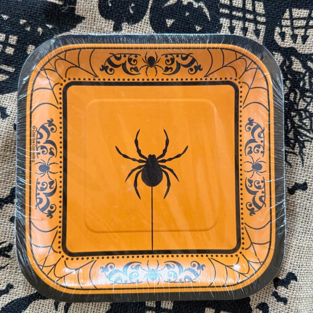 Unopened Pack of 10 Black Spider Halloween Lunch‎ Snack Paper Plates